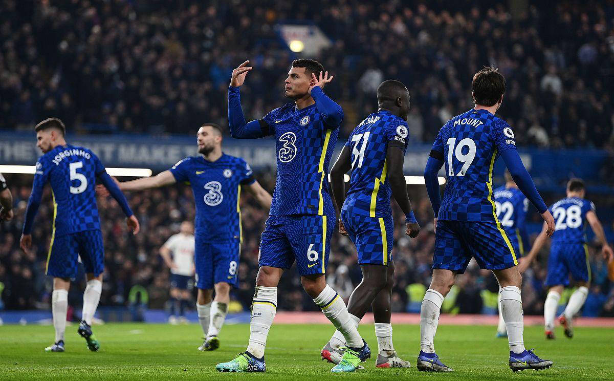 切尔西新赛季展现强劲实力，全队团结互助