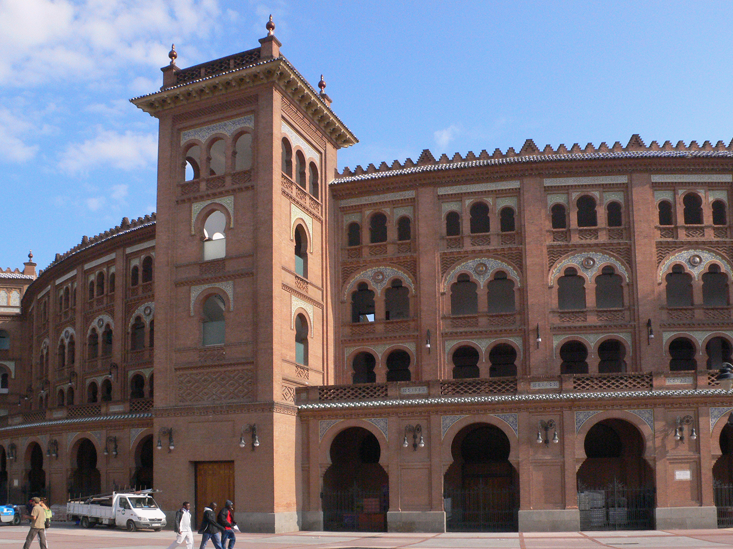 塞维利亚轻取葡萄牙，范佩西关键制胜的简单介绍