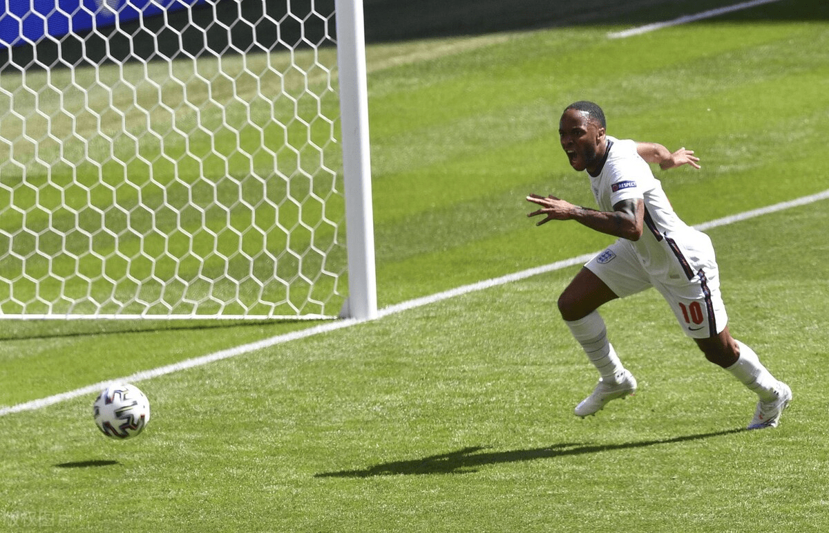 日本羽毛球队险胜英格兰羽毛球队，辛杜三分雨点燃全场的简单介绍