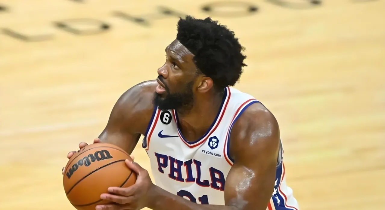 包含中国男篮轻取热火B队，恩比德制霸全场的词条