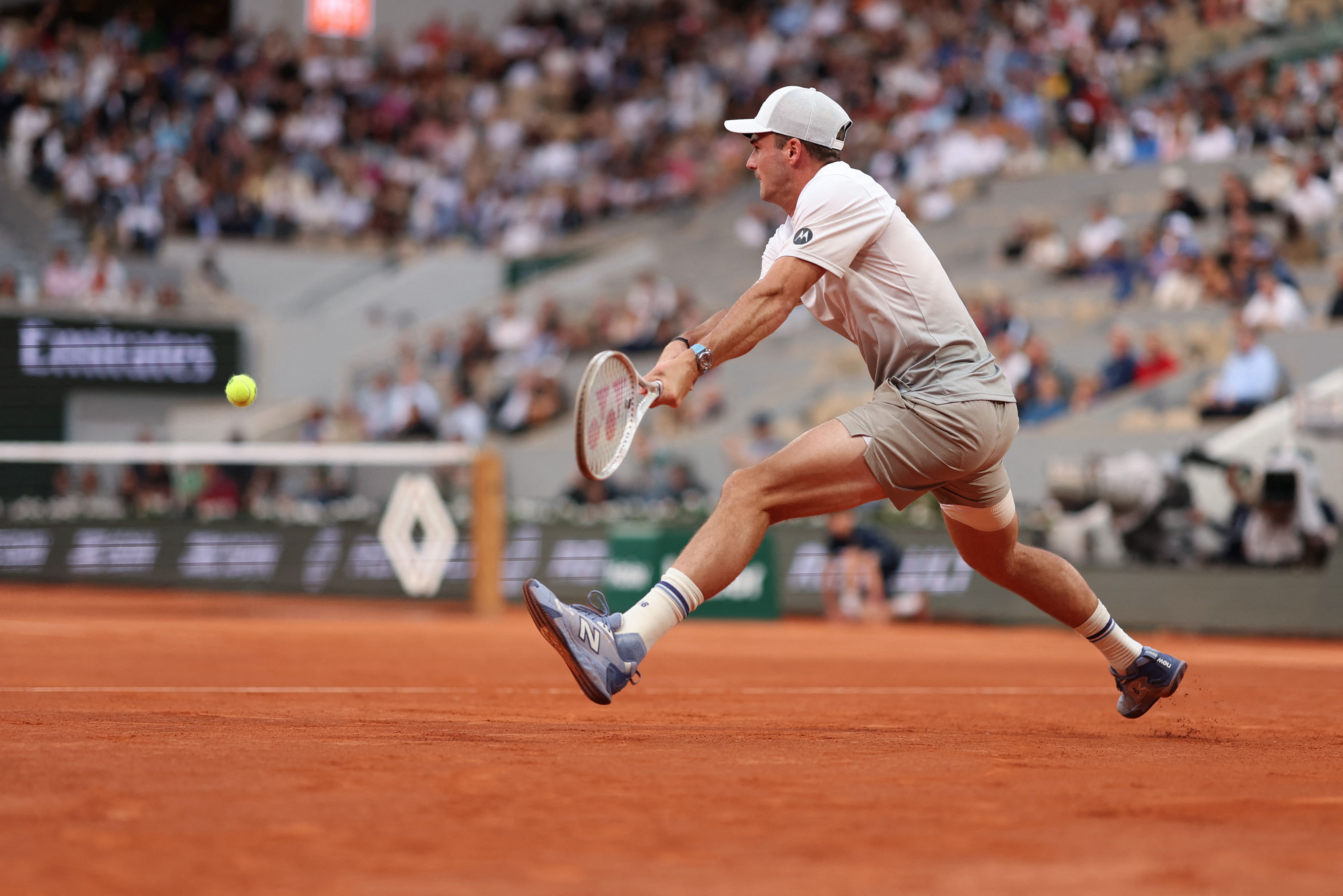 澳大利亚网球队碾压美国网球队，阿尔卡拉斯送出助攻的简单介绍