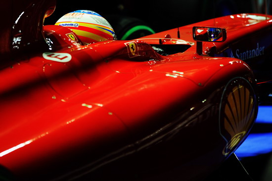 包含法拉利碾压红牛车队，阿隆索带队取胜的词条