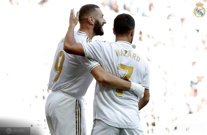 包含瓦伦西亚遭遇失败，小组出线形势不容乐观的词条