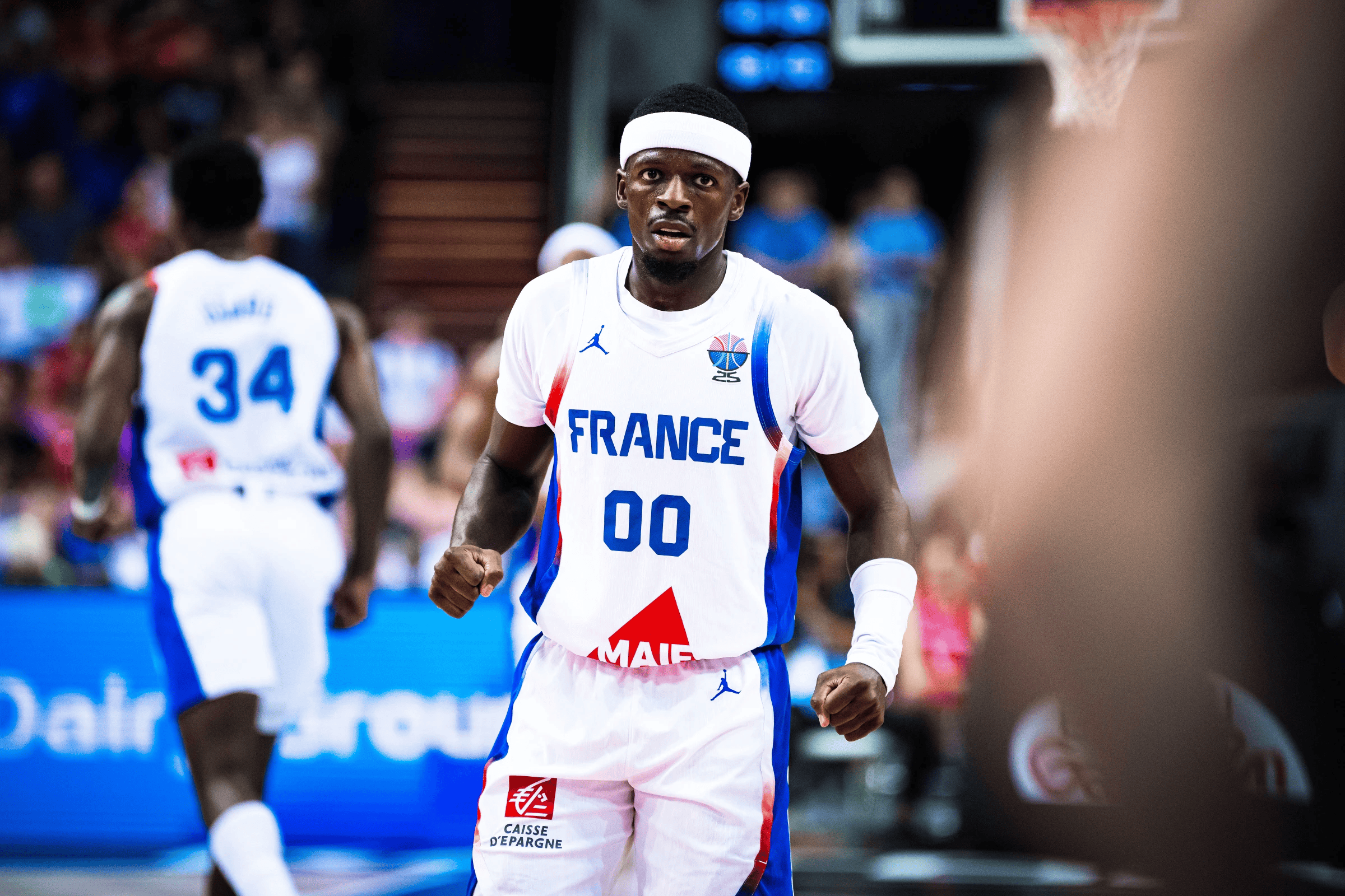 包含年轻球员挑起大梁拯救球队荣誉的词条