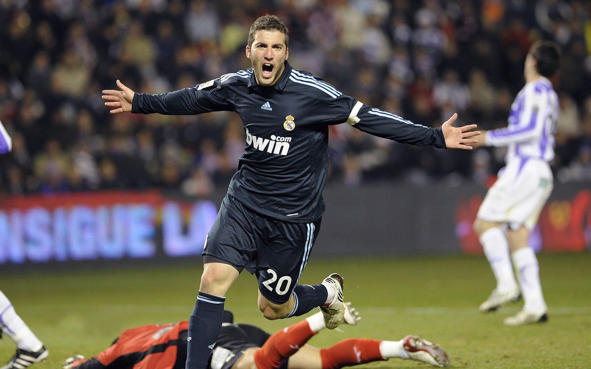 从安菲尔德到沙漠奇迹,蒂亚戈如何导演利物浦式翻盘,点燃阿尔及利亚足球新希望